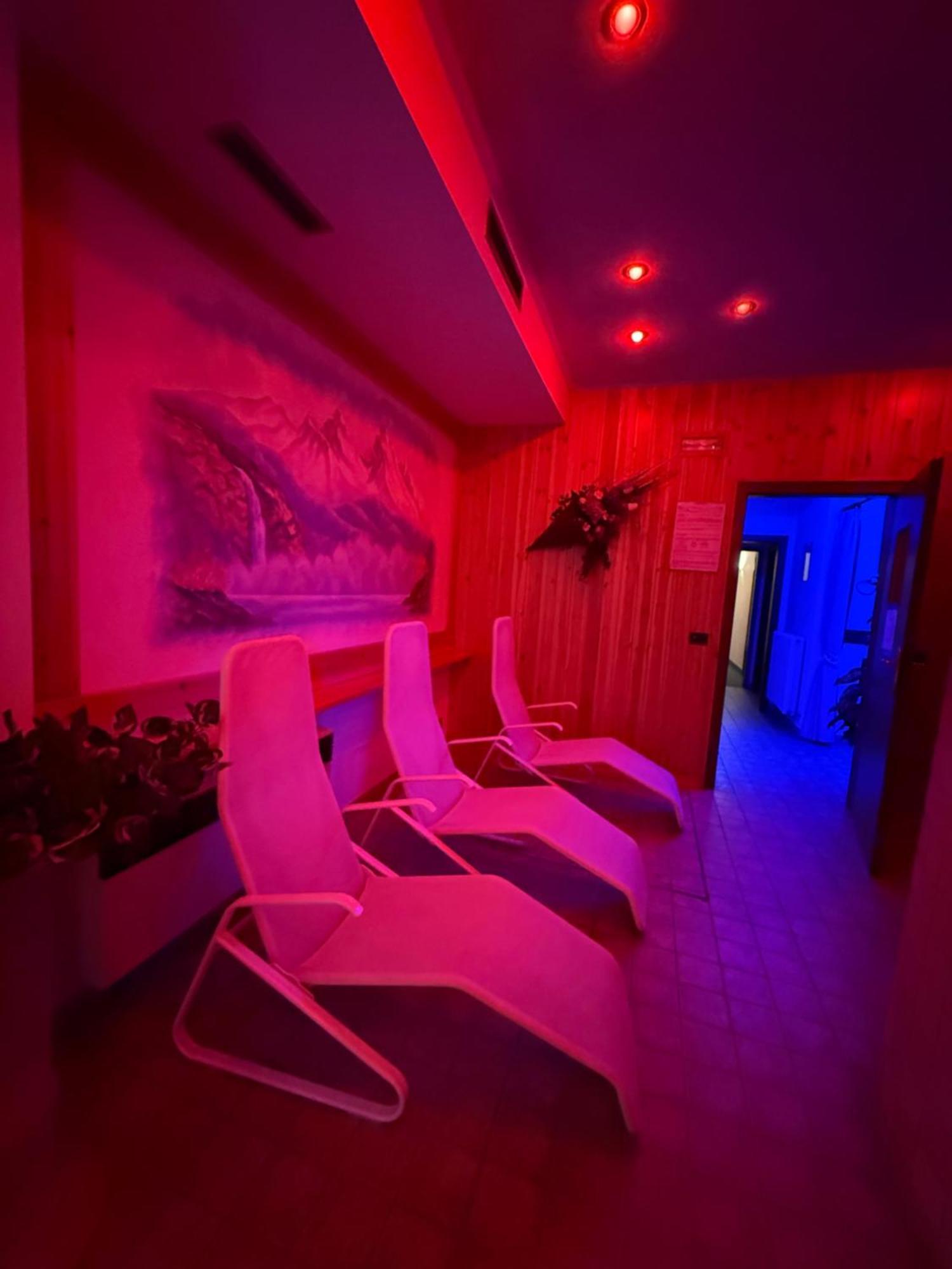 Hotel Quadrifoglio Пинцоло Экстерьер фото