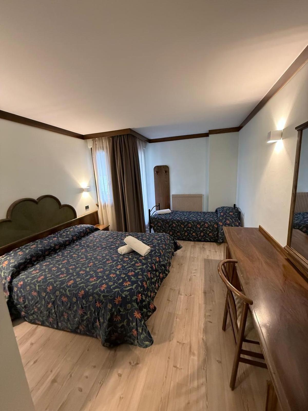 Hotel Quadrifoglio Пинцоло Экстерьер фото