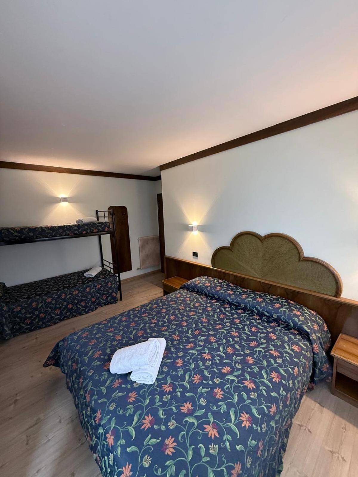 Hotel Quadrifoglio Пинцоло Экстерьер фото