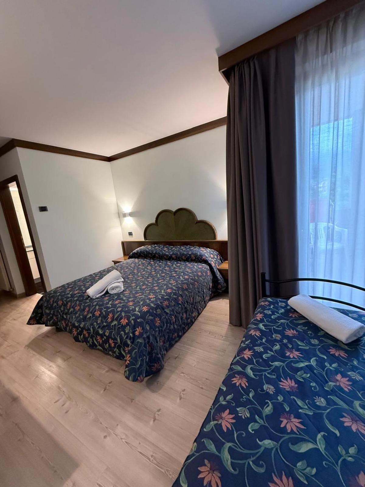 Hotel Quadrifoglio Пинцоло Экстерьер фото