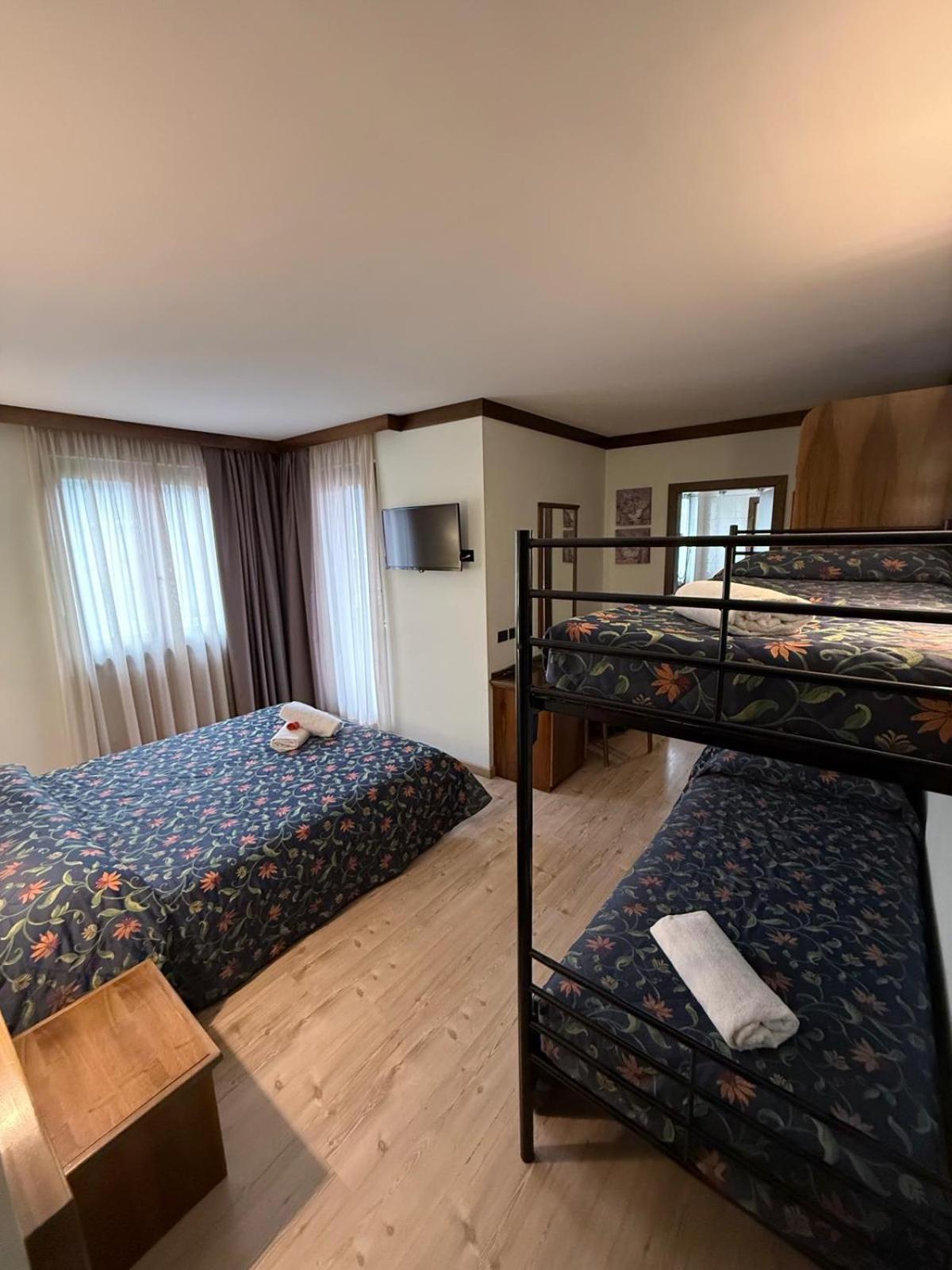 Hotel Quadrifoglio Пинцоло Экстерьер фото