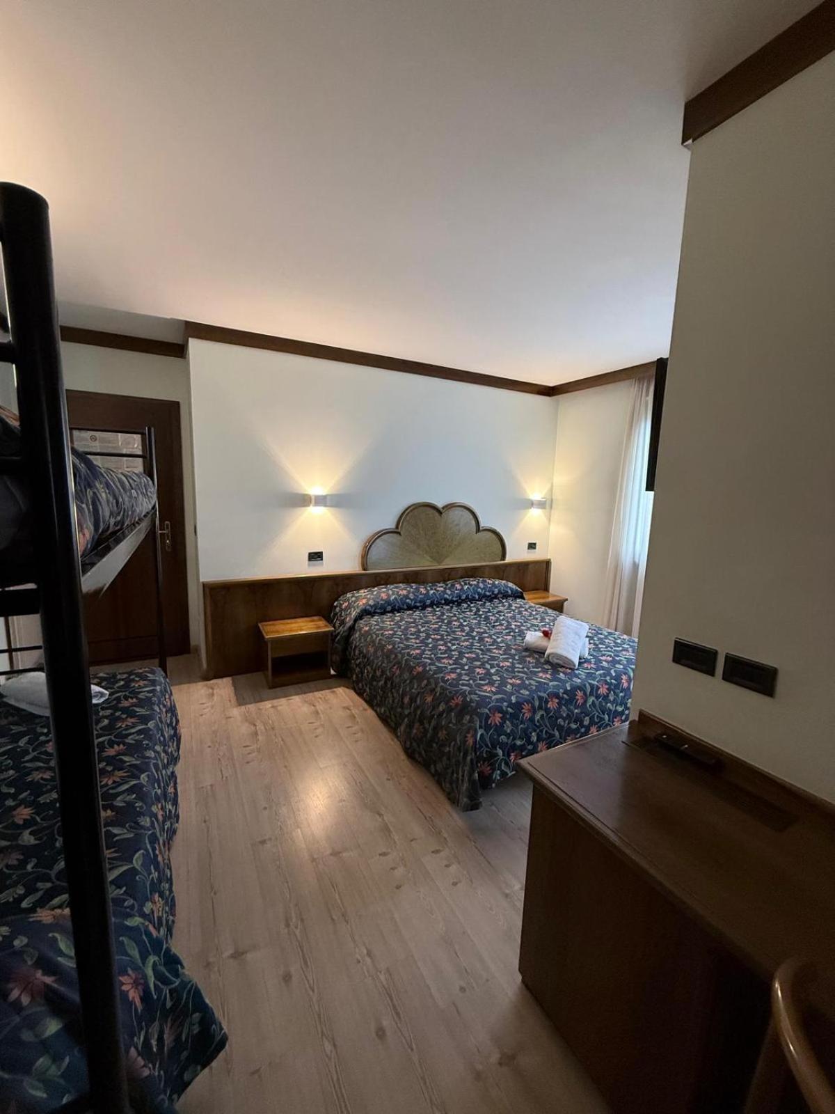 Hotel Quadrifoglio Пинцоло Экстерьер фото