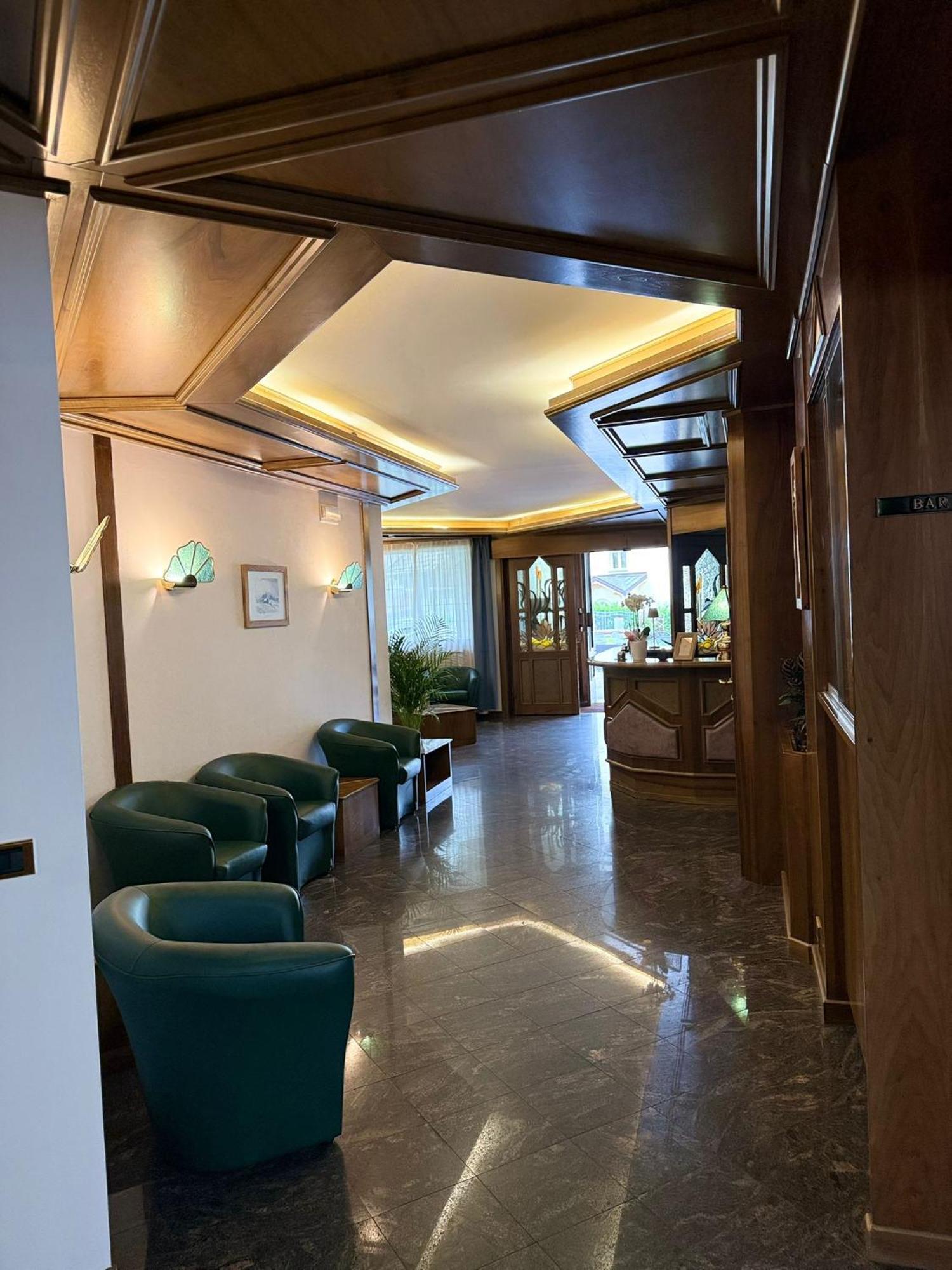 Hotel Quadrifoglio Пинцоло Экстерьер фото